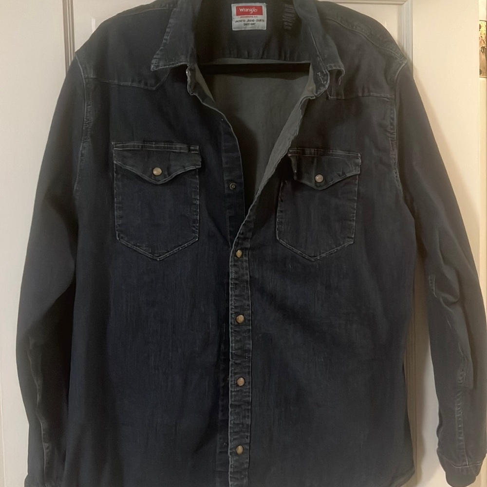 Wrangler Blue Jean button down